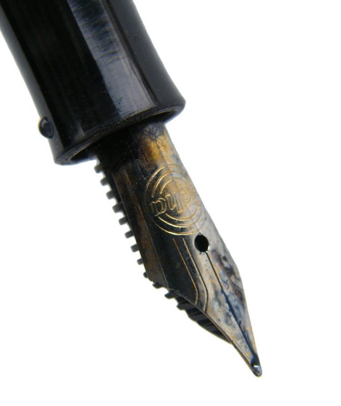 Dropping-A-Fountain-Pen-On-The-Floor